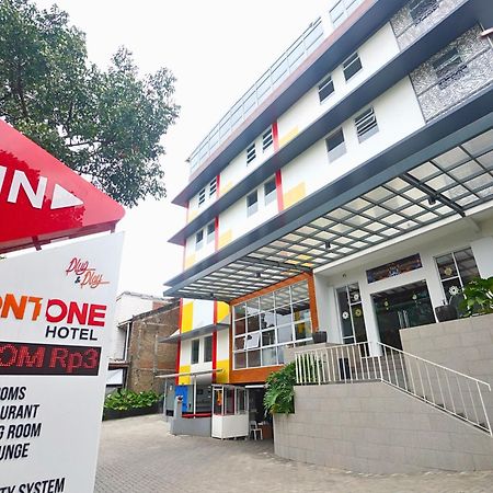 Front One Hotel Pasir Koja Bandung Exterior photo