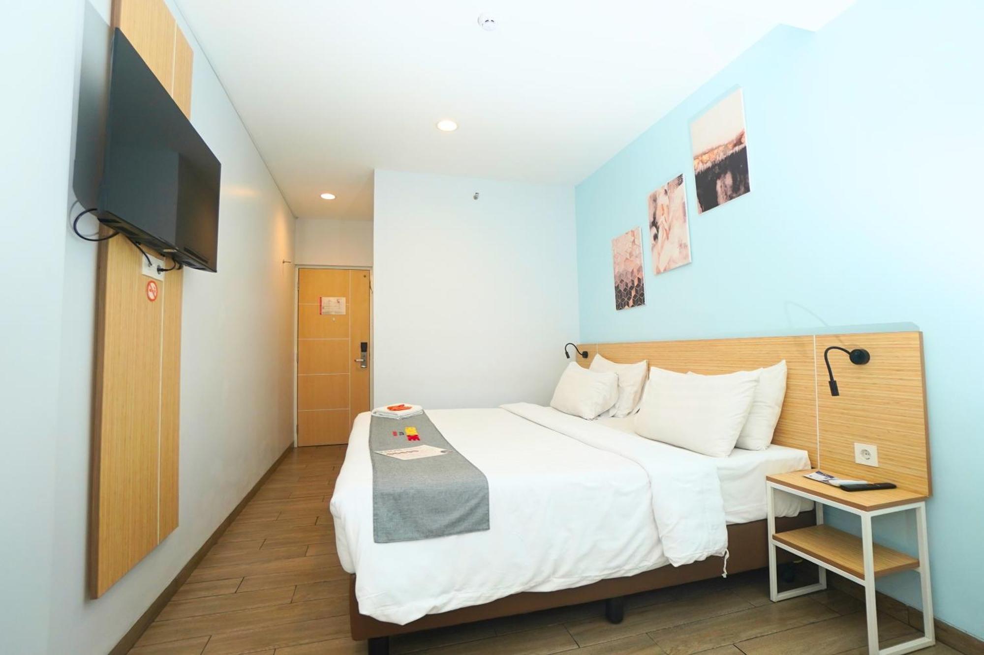 Front One Hotel Pasir Koja Bandung Exterior photo